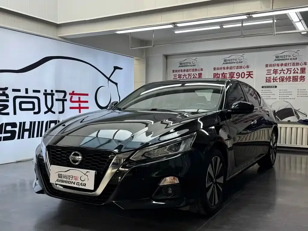 Nissan Teana — фото 1