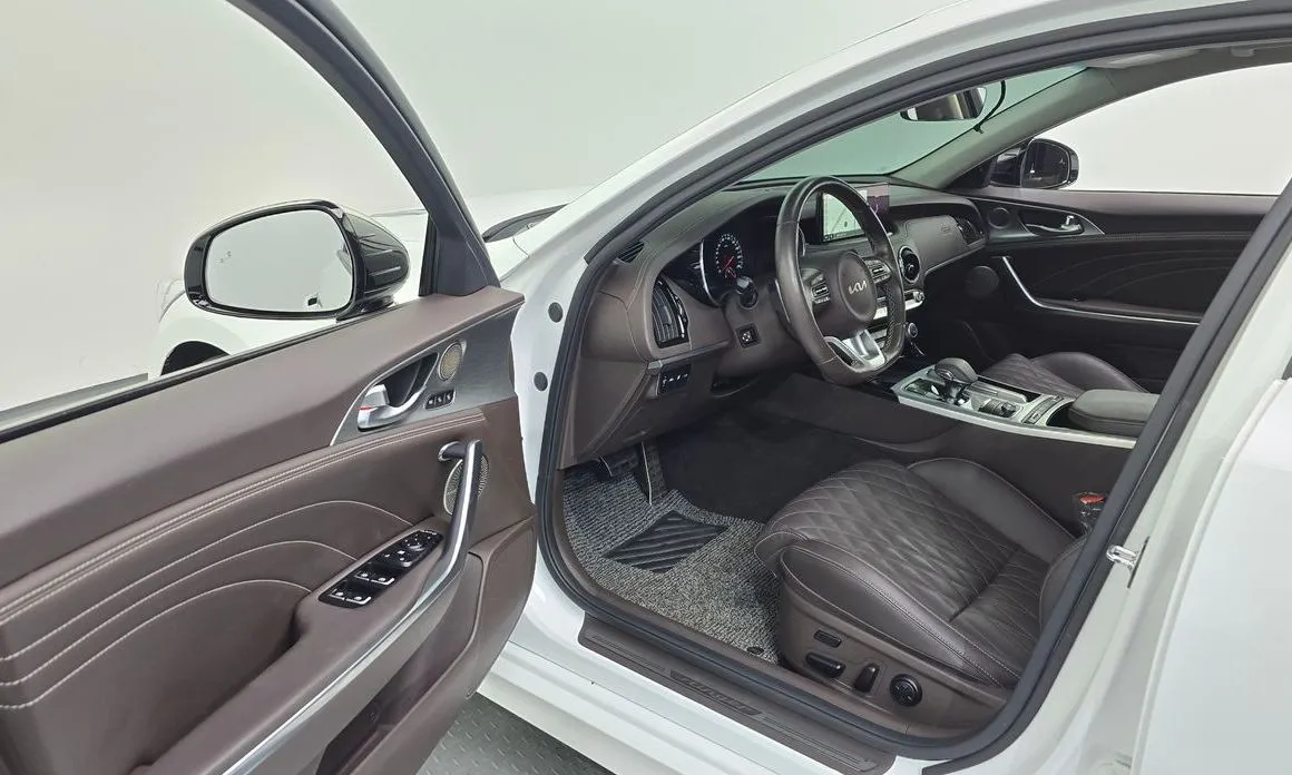 Kia Stinger 2023 из KR, фото 9