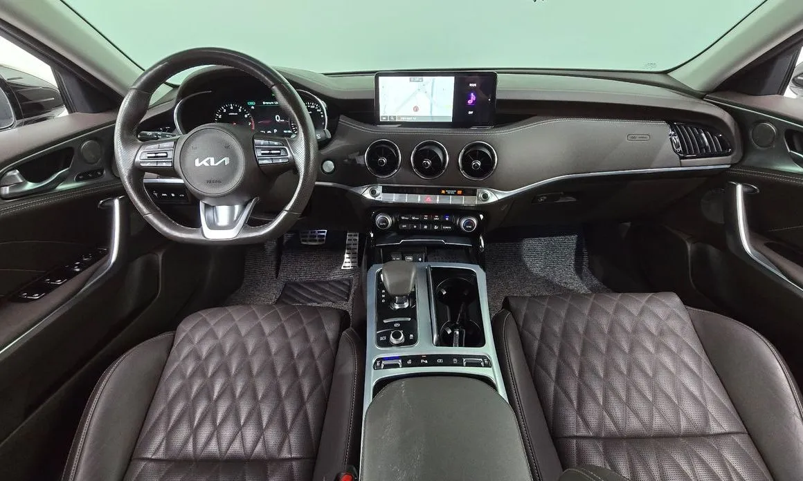 Kia Stinger 2023 из KR, фото 3