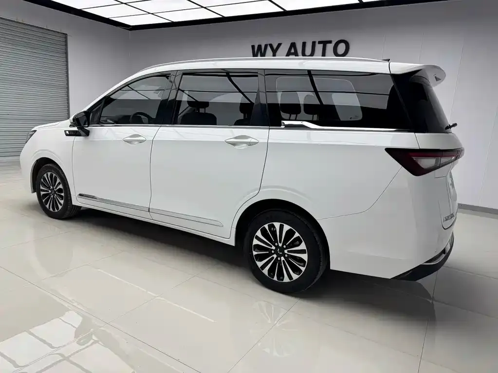 Wuling Jiachen — фото 6