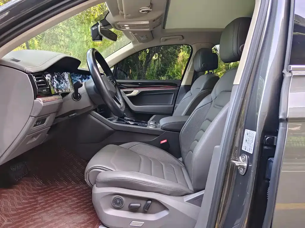 Volkswagen Touareg 2023 из CN, фото 3