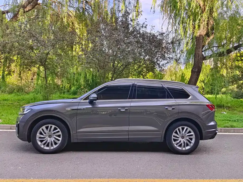 Volkswagen Touareg 2023 из CN, фото 9