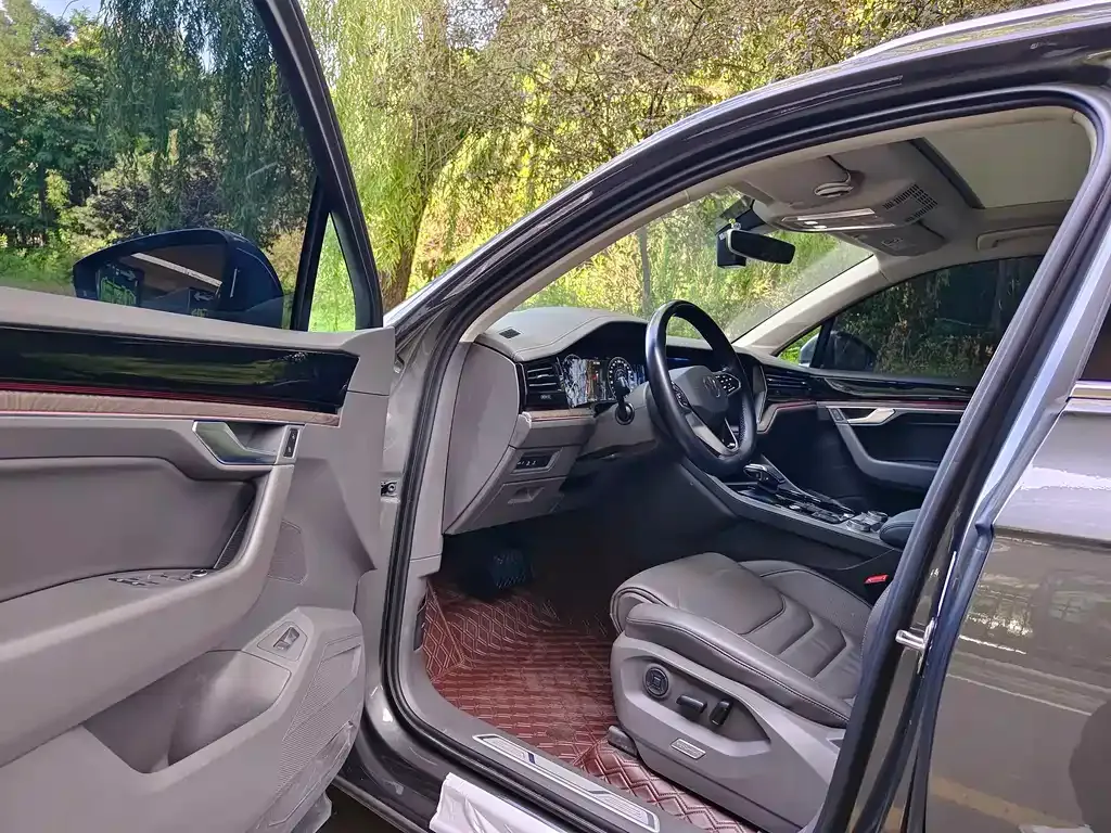 Volkswagen Touareg 2023 из CN, фото 4
