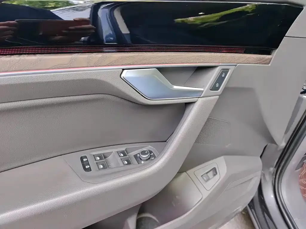 Volkswagen Touareg 2023 из CN, фото 2