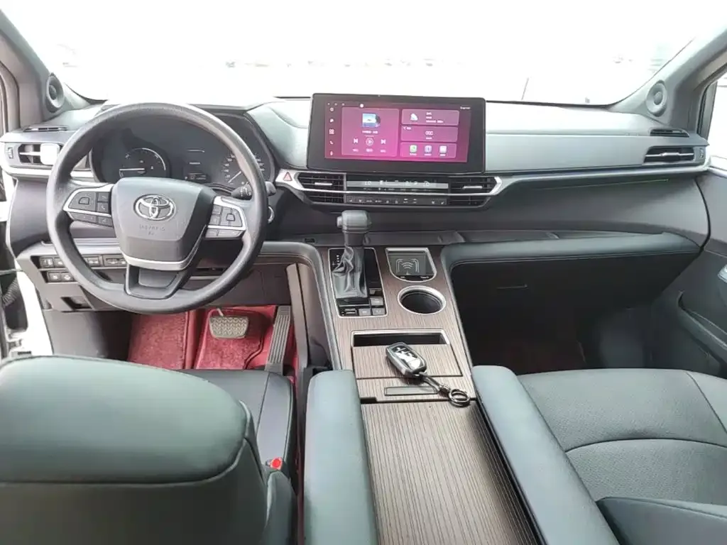 Toyota Granvia — фото 8