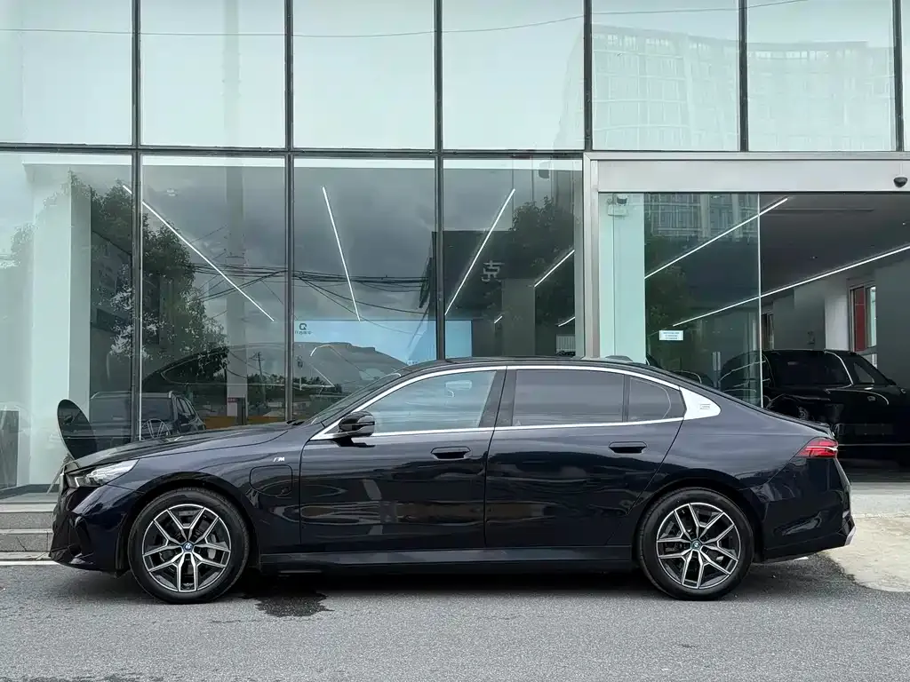 BMW i5 2024 из CN, фото 4