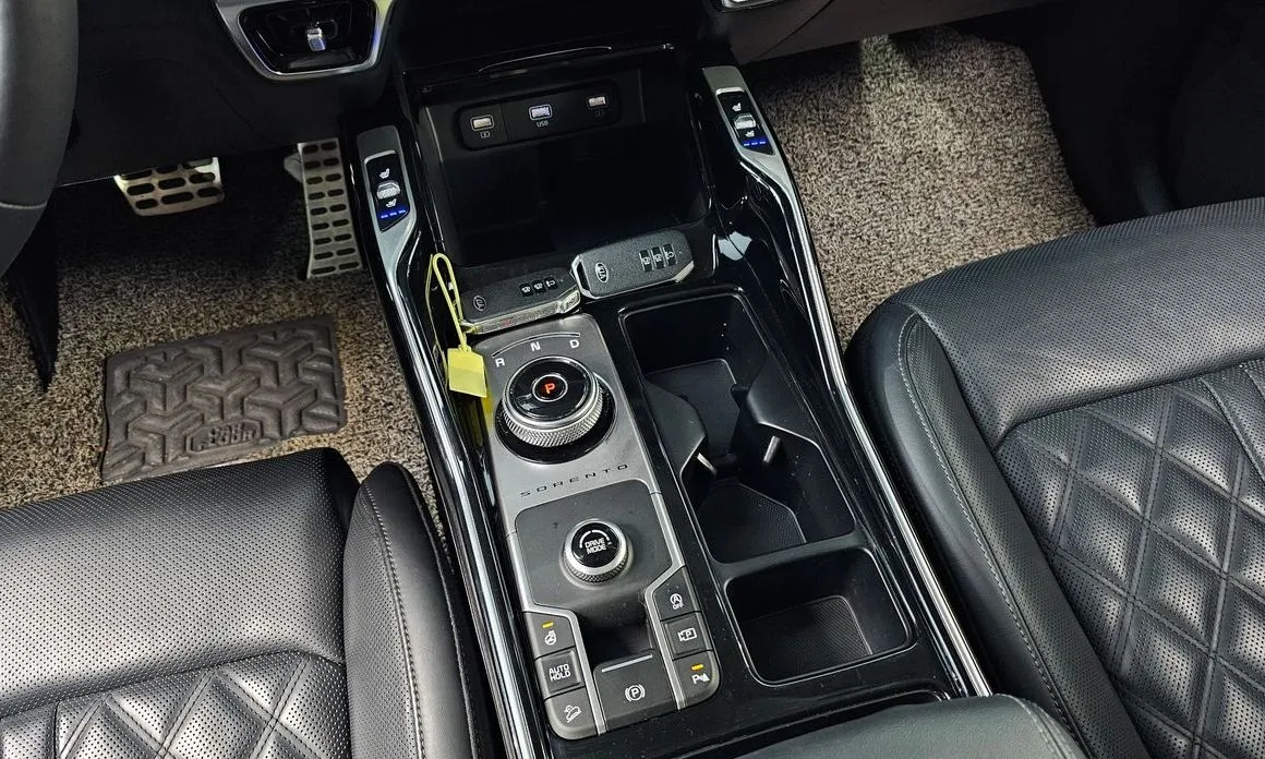 Kia Sorento — фото 9