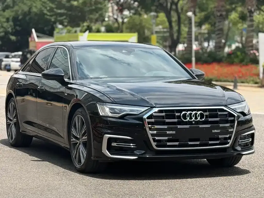 Audi A6L — фото 1