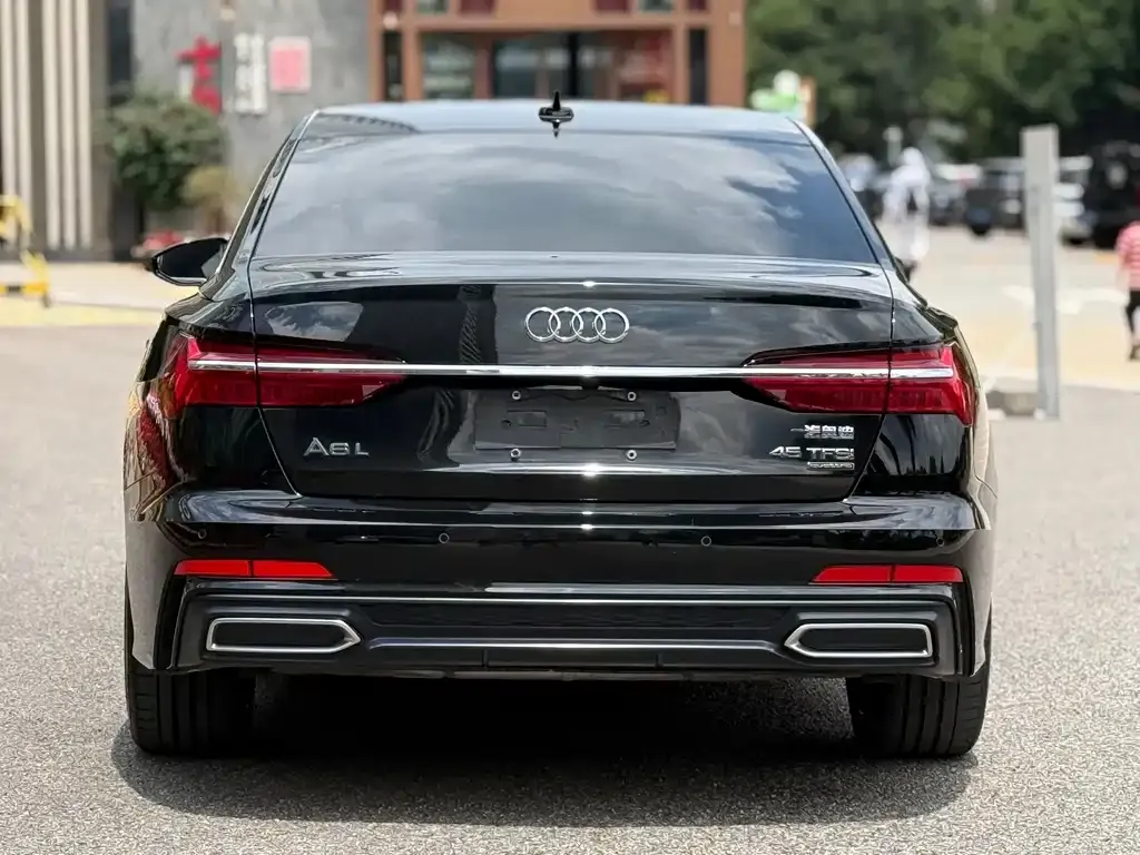 Audi A6L — фото 8