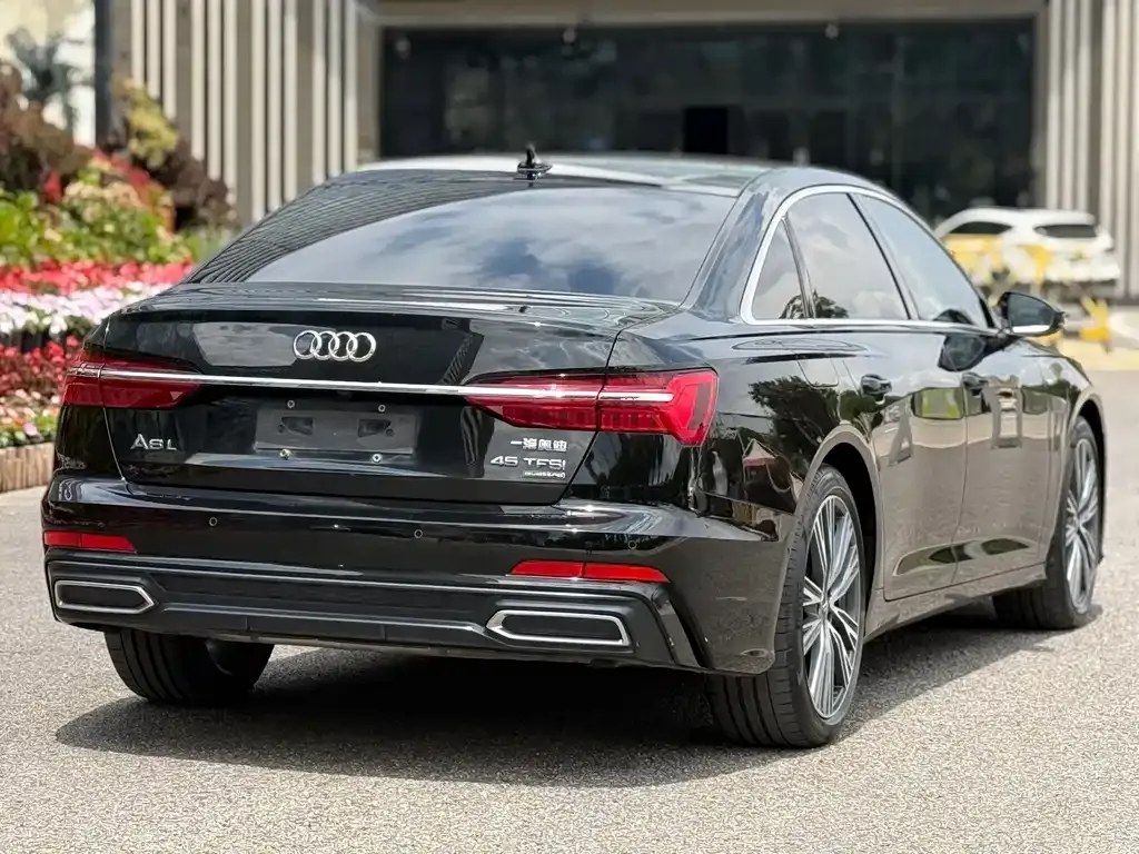 Audi A6L — фото 7