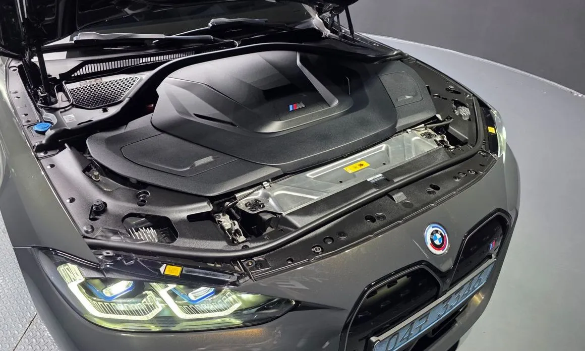 BMW i4 2023 из KR, фото 10