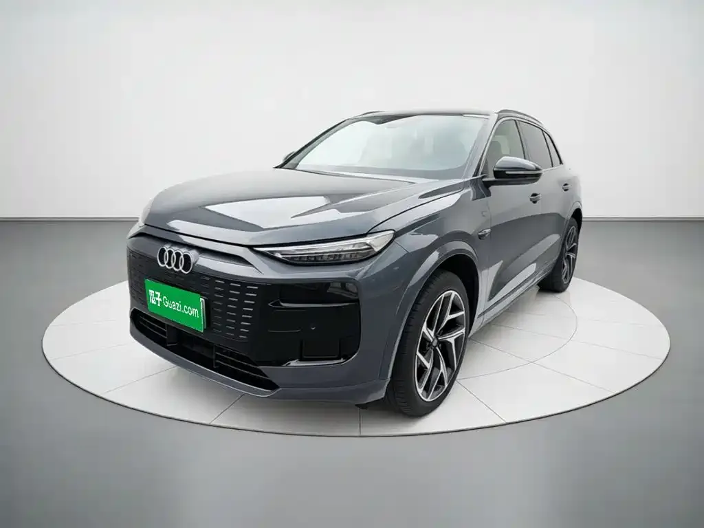 Audi Q6L e-tron — фото 1