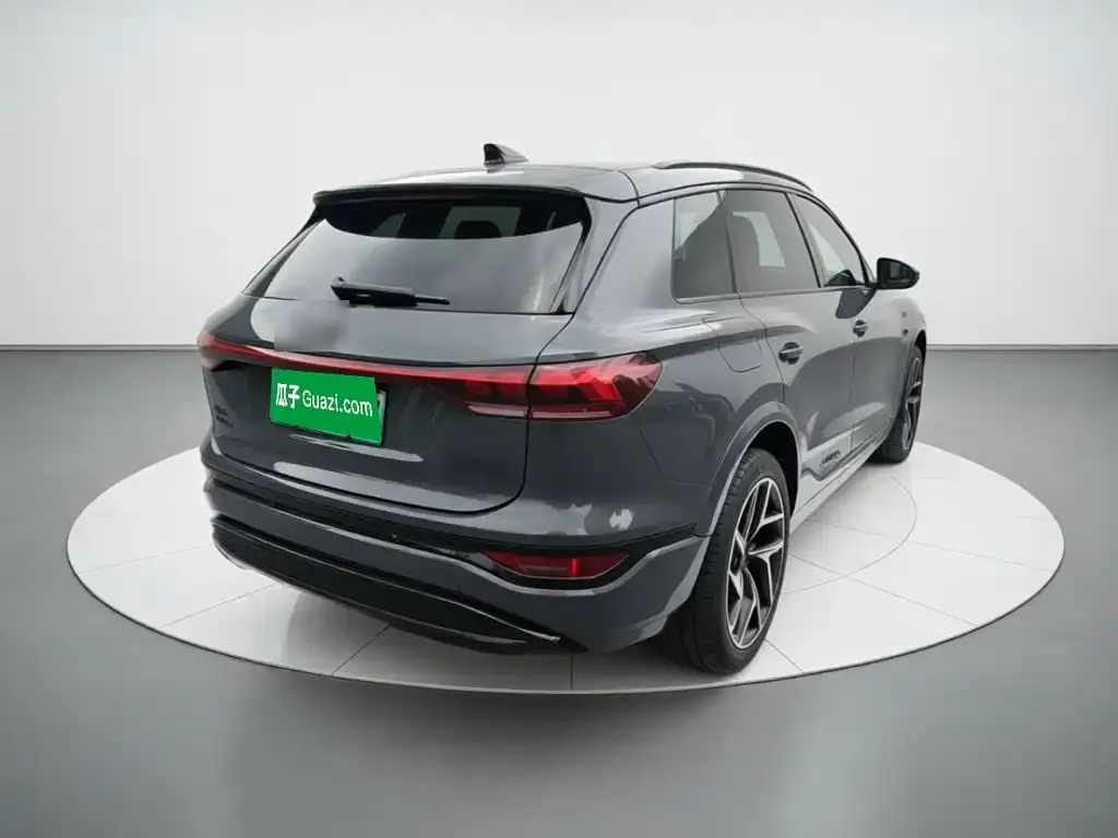 Audi Q6L e-tron — фото 2