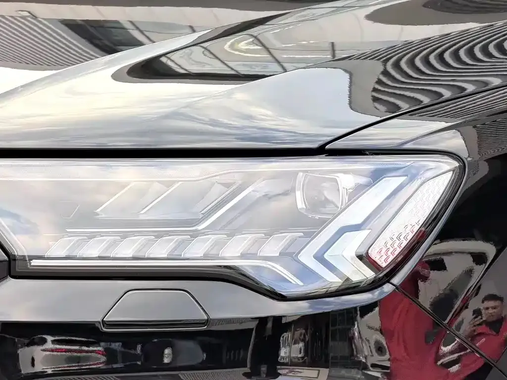 Audi Q7 2023 из CN, фото 3