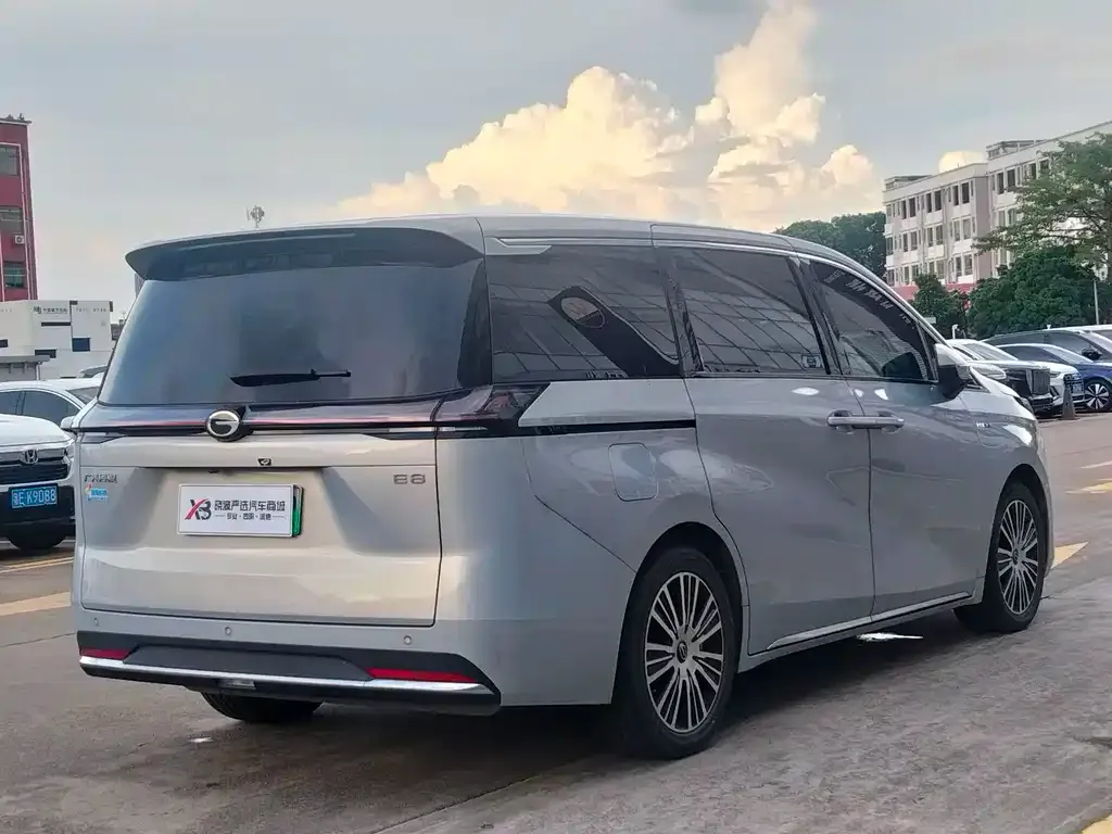 GAC Motor 传祺E8 PHEV — фото 2