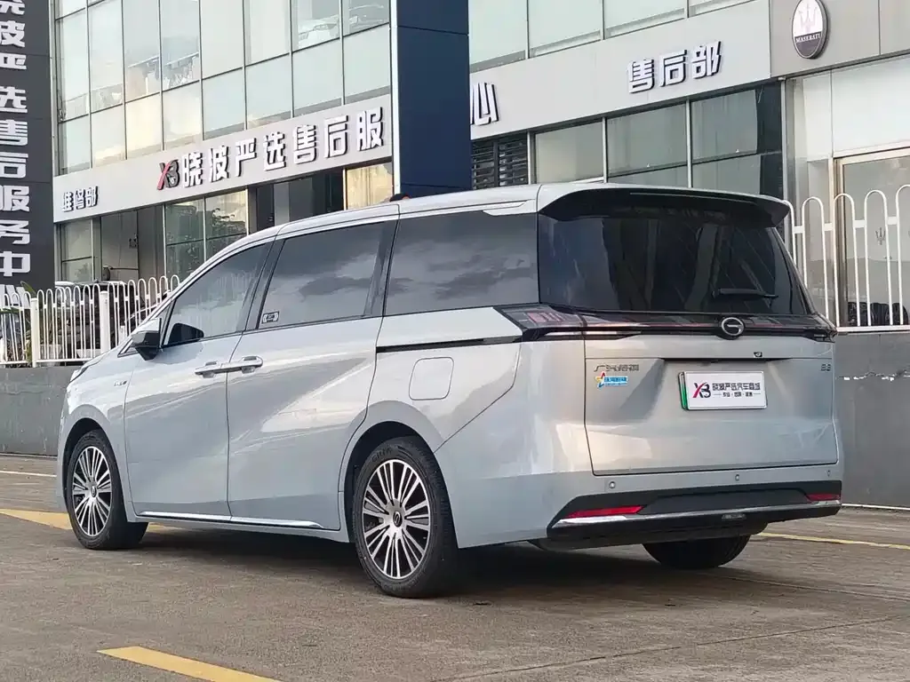 GAC Motor 传祺E8 PHEV — фото 8