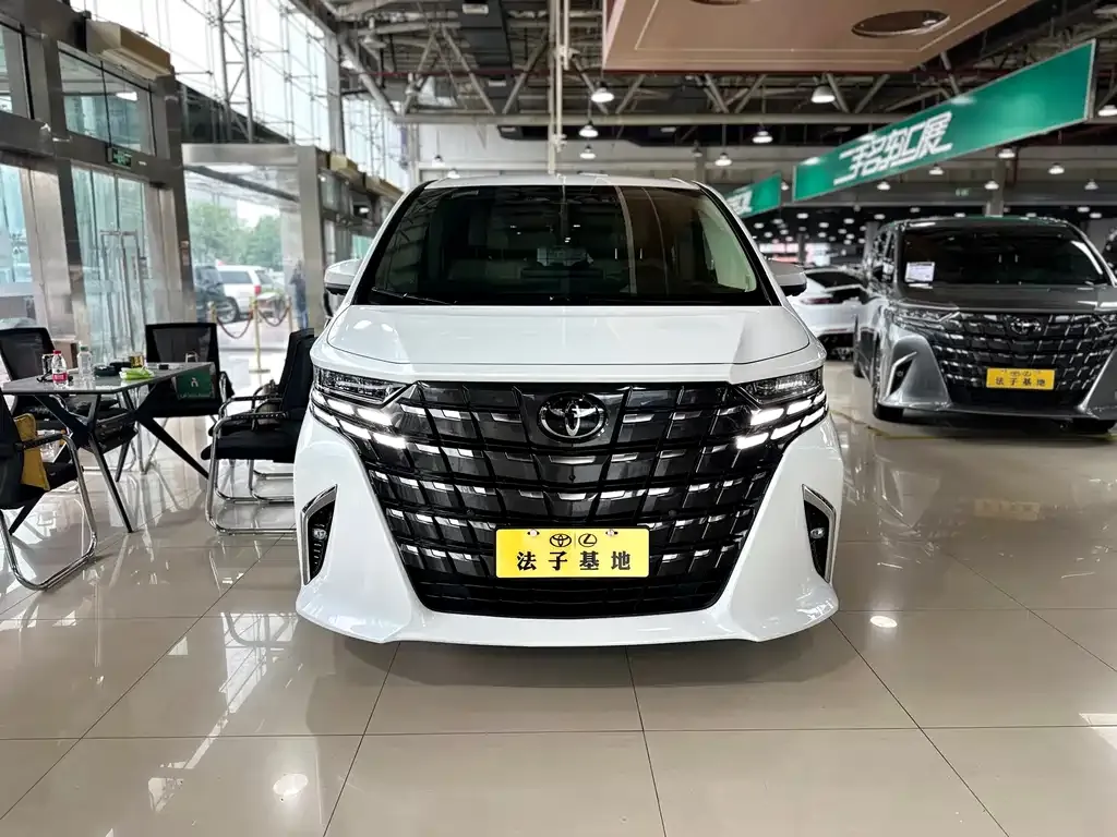 Toyota Alphard — фото 7