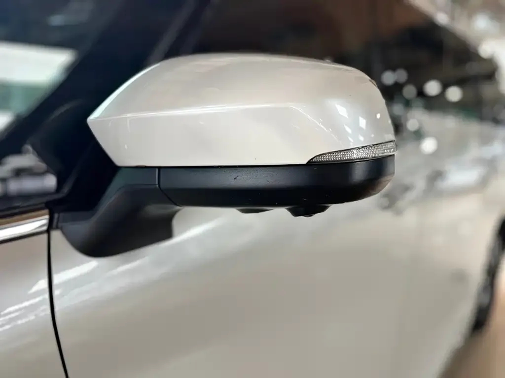 Toyota Alphard — фото 2