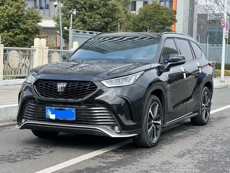 Toyota Crown Kluger 2023 из CN, фото 10