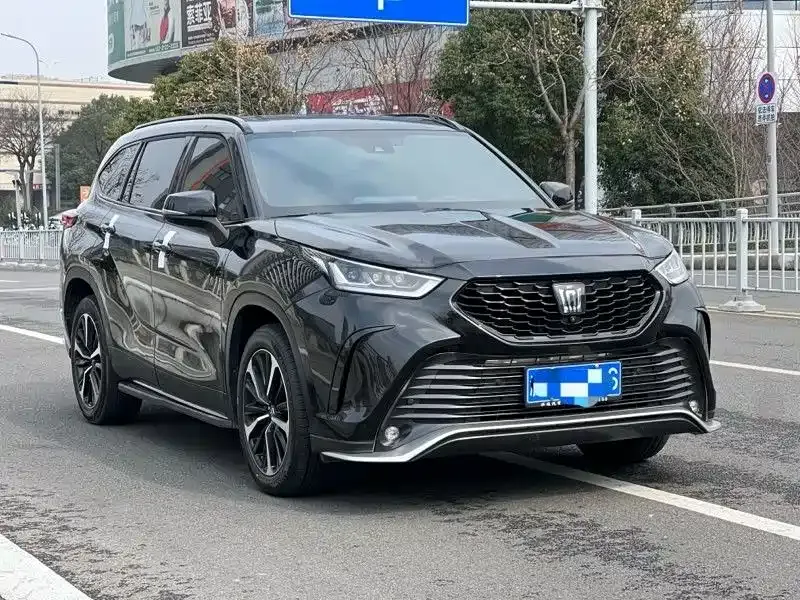 Toyota Crown Kluger 2023 из CN, фото 7