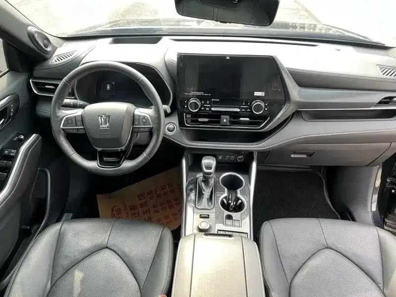 Toyota Crown Kluger 2023 из CN, фото 6