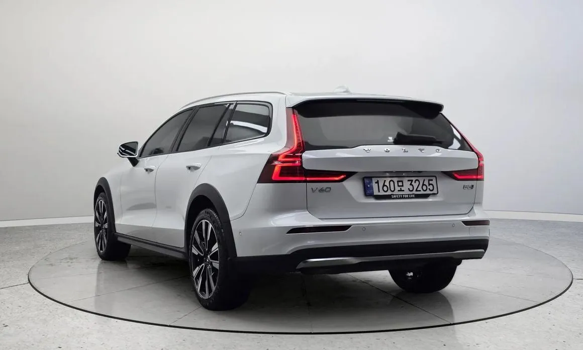 Volvo V60 — фото 4