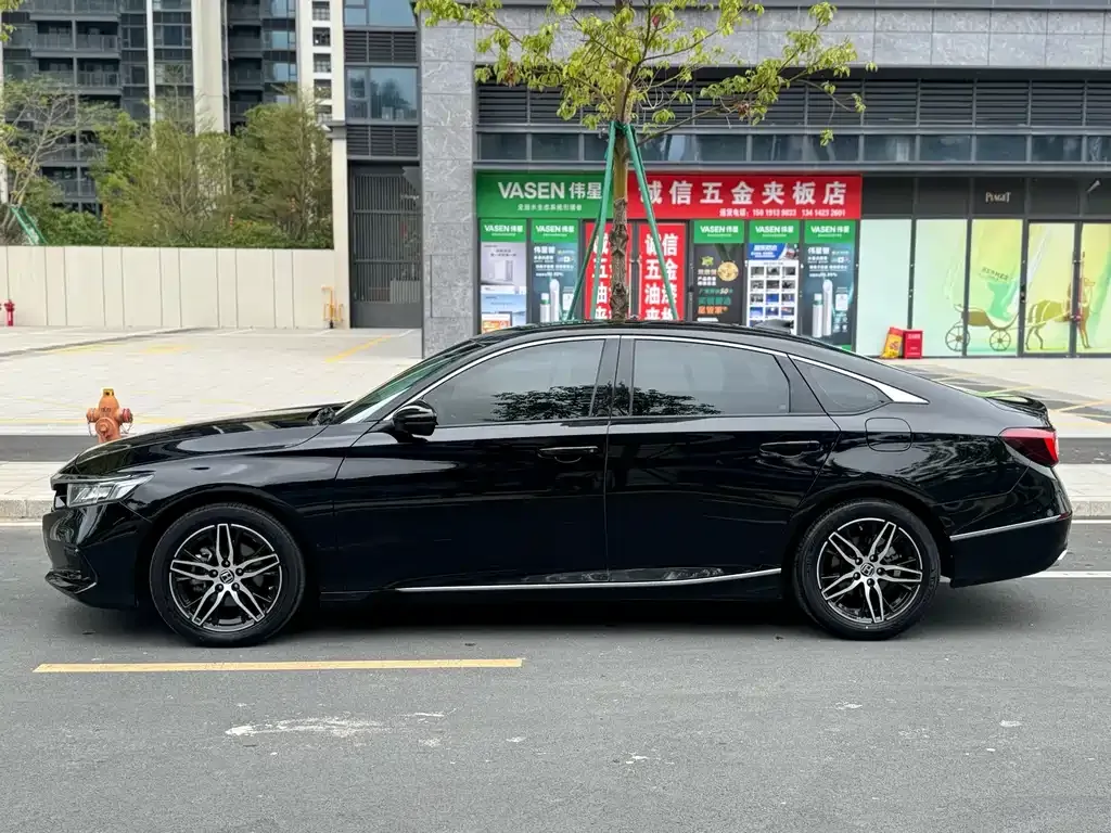 Honda Accord — фото 3