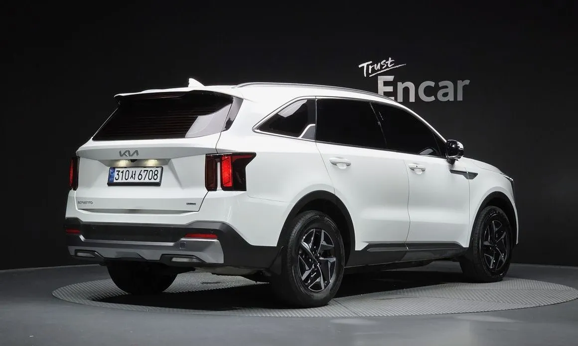 Kia Sorento — фото 6