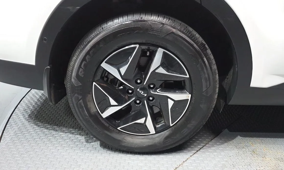 Kia Sorento — фото 8
