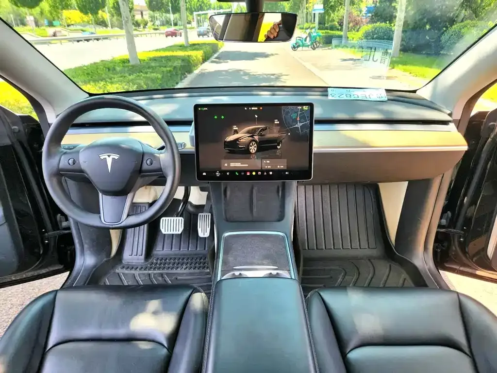 Tesla Model Y — фото 2