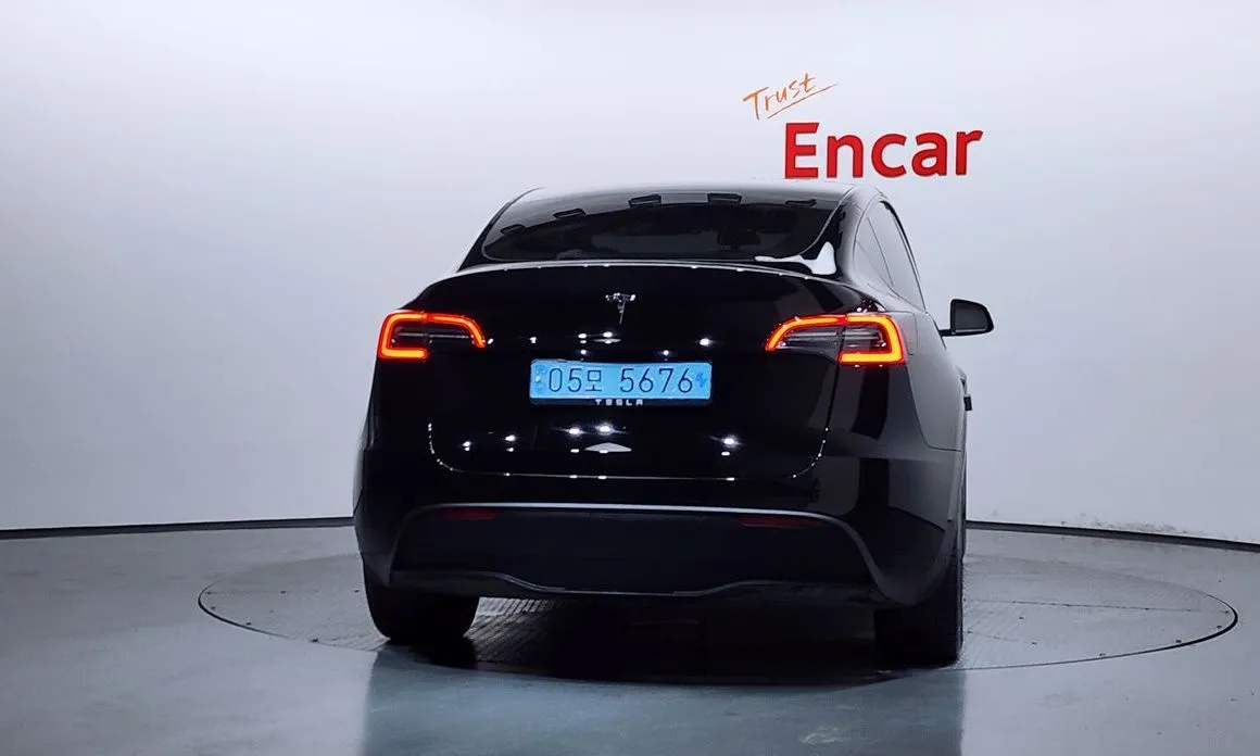 Tesla Model Y — фото 8