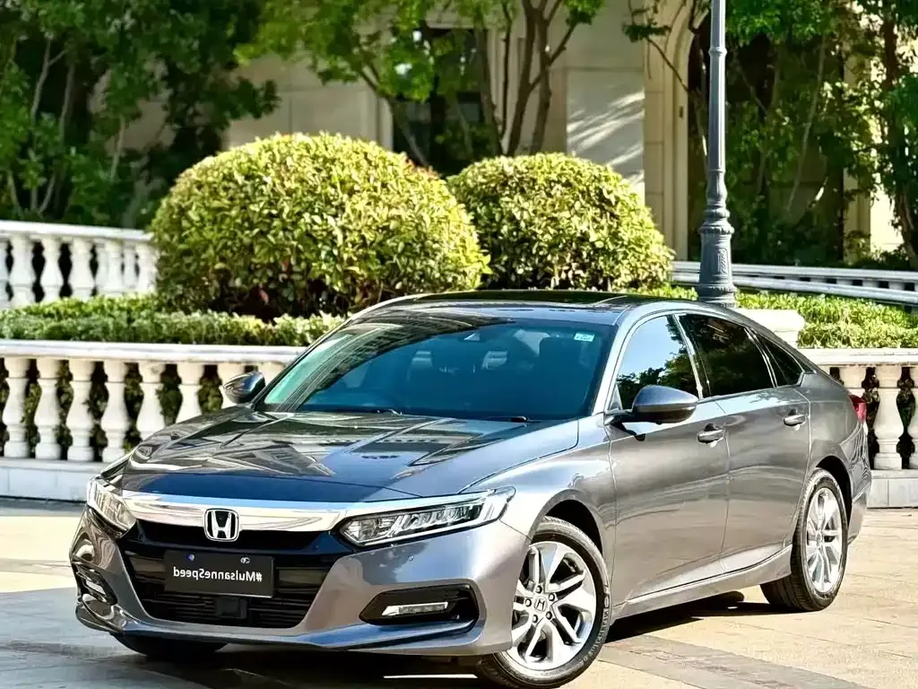 Honda Accord — фото 1