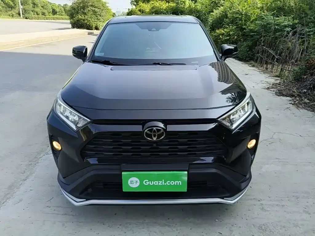 Toyota RAV4 — фото 5