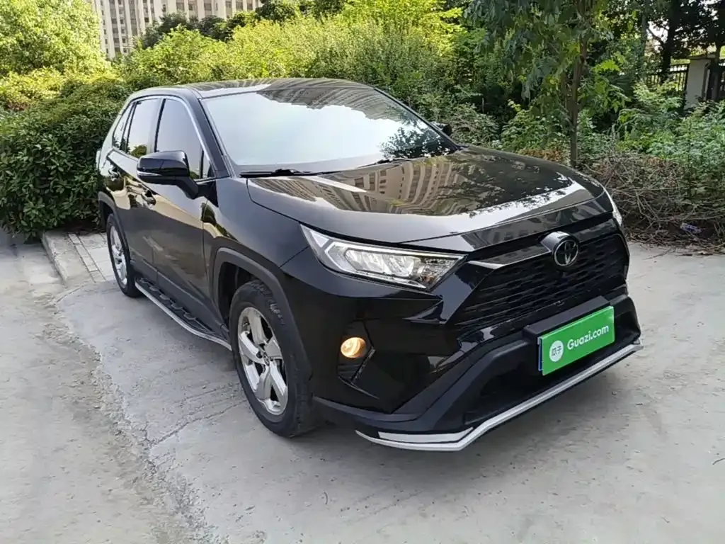 Toyota RAV4 — фото 10