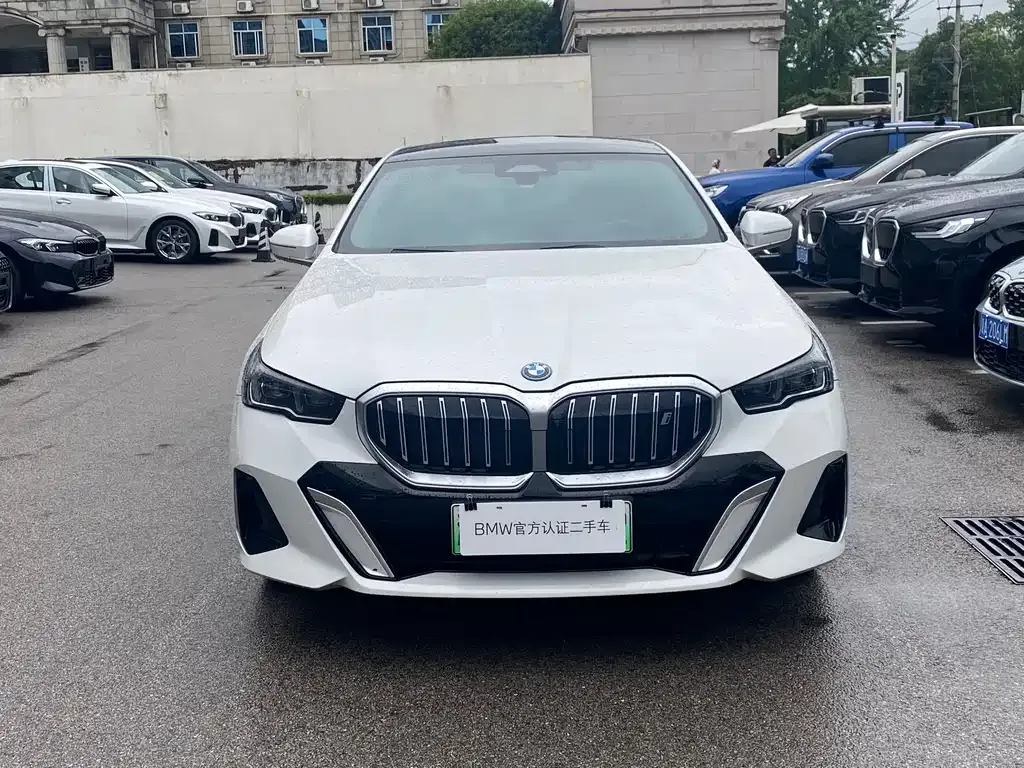 BMW i5 — фото 10