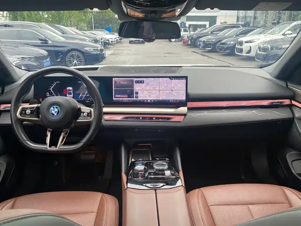 BMW i5 — фото 3