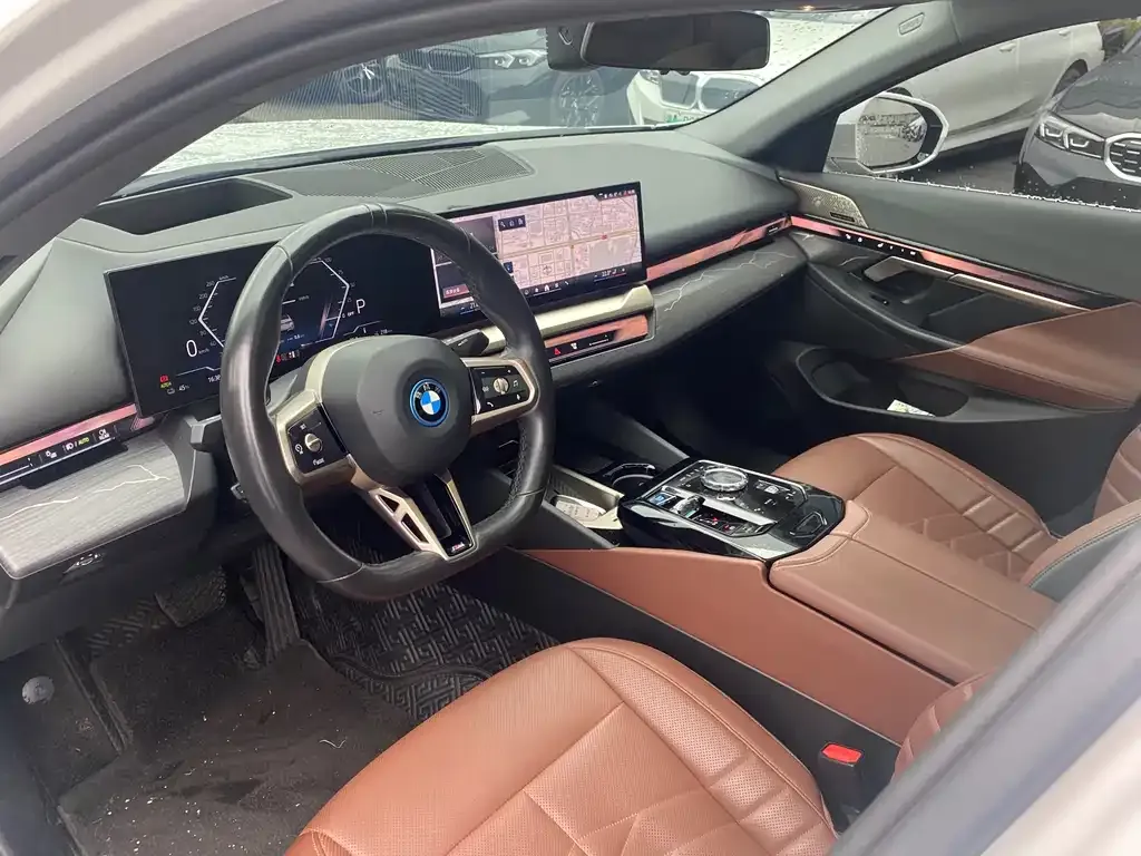 BMW i5 — фото 2