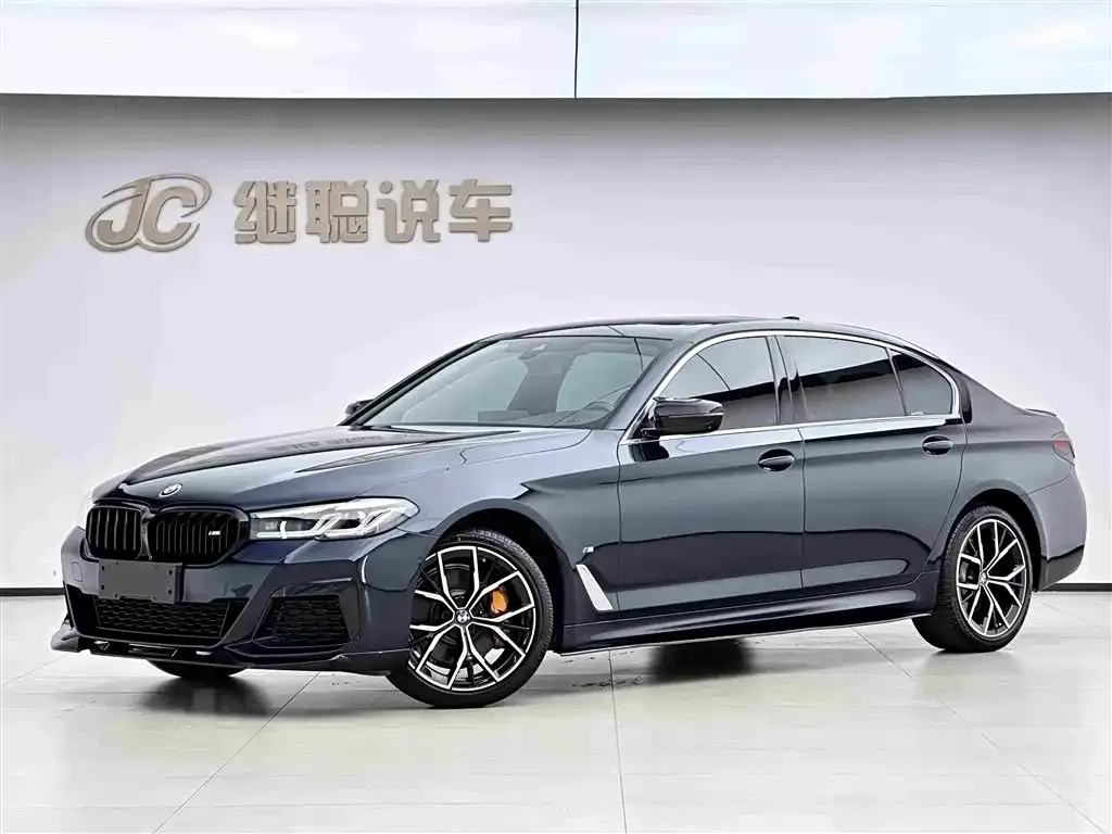 BMW 5 Series — фото 1