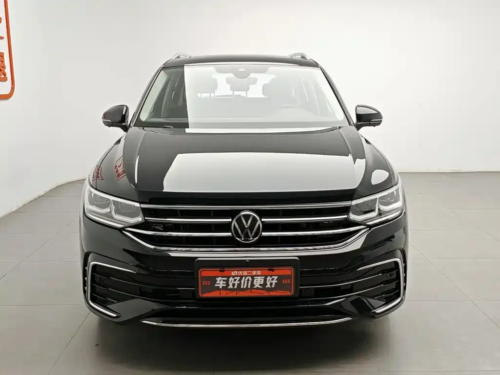 Volkswagen Tiguan L — фото 9