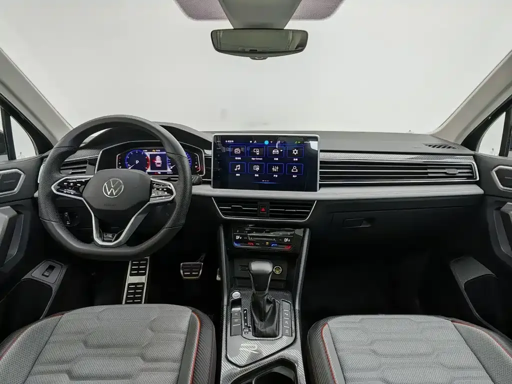 Volkswagen Tiguan L — фото 4