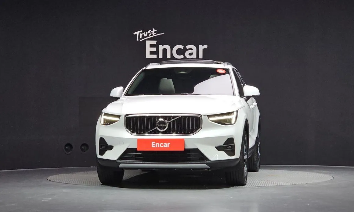 Volvo XC40 — фото 7