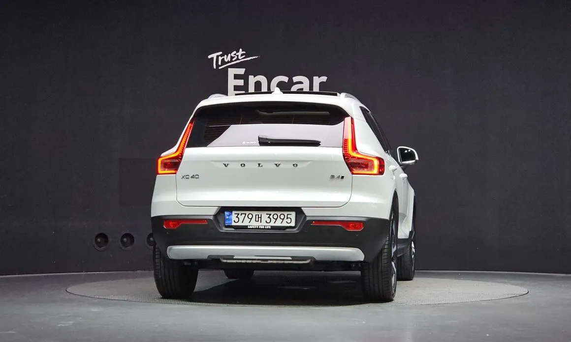 Volvo XC40 — фото 2