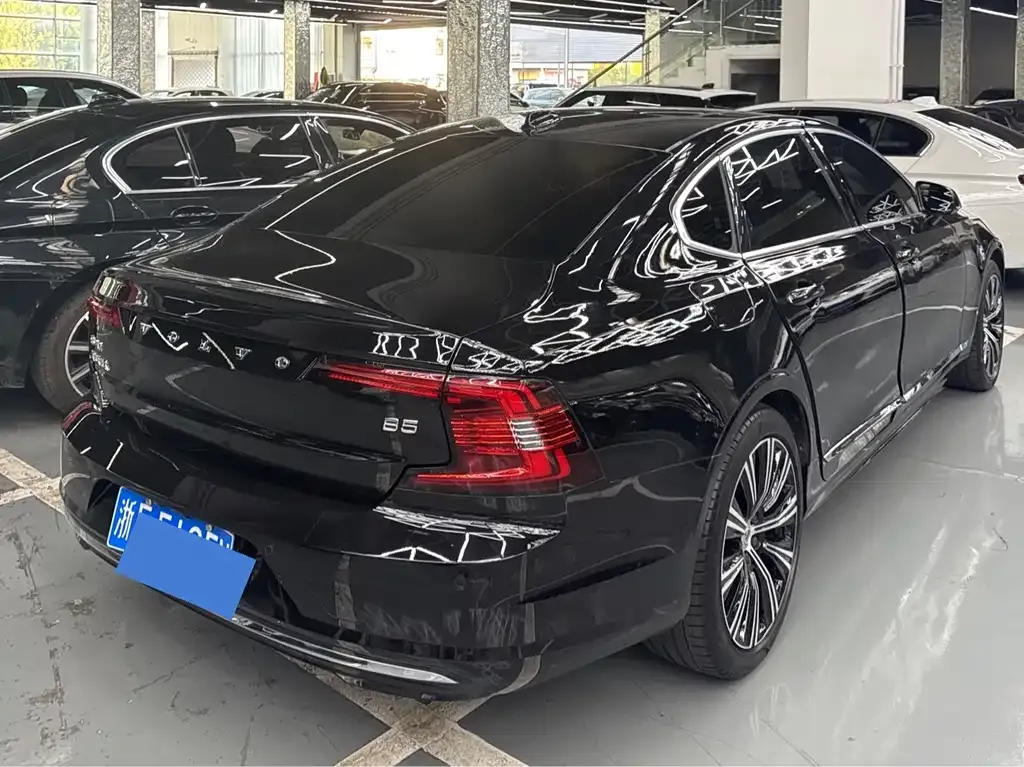 Volvo S90 — фото 8