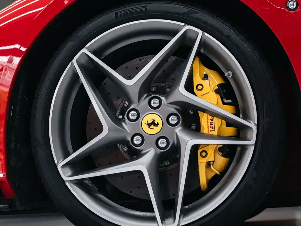Ferrari F8 — фото 7