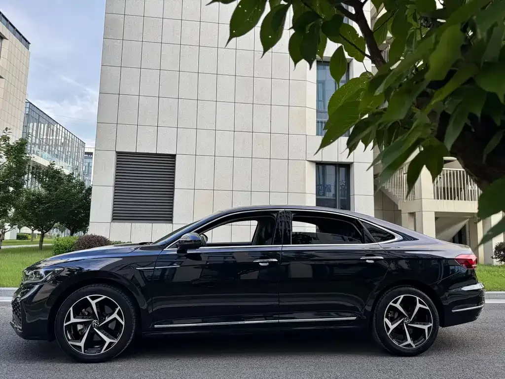 Volkswagen Passat — фото 3