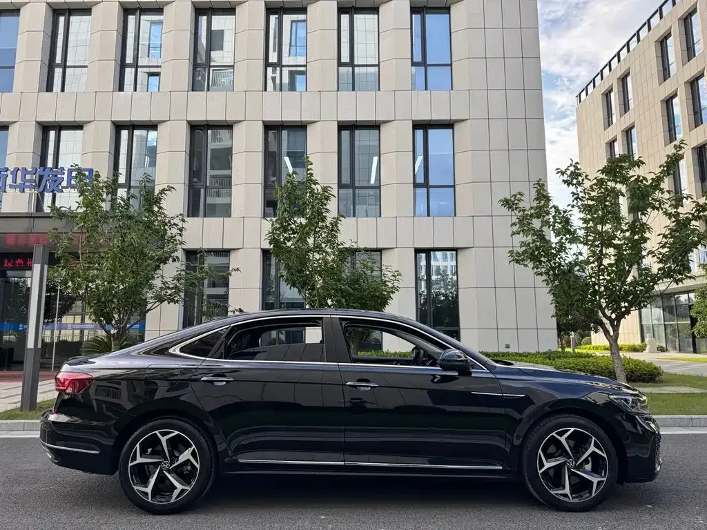 Volkswagen Passat — фото 9