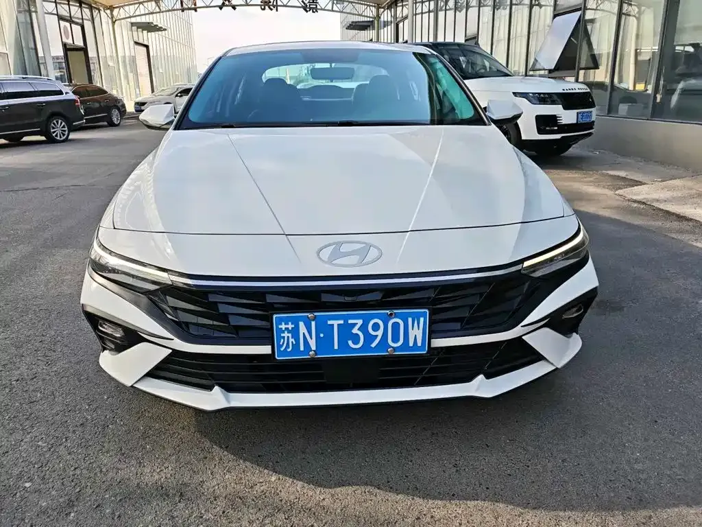 Hyundai Elantra — фото 8