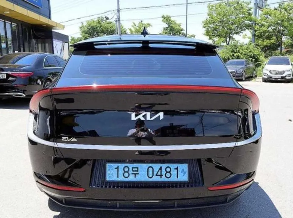 Kia EV6 — фото 9
