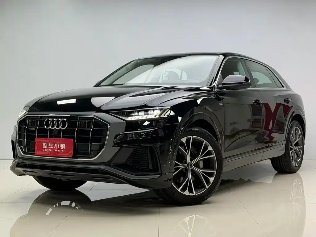 Audi Q8 — фото 1