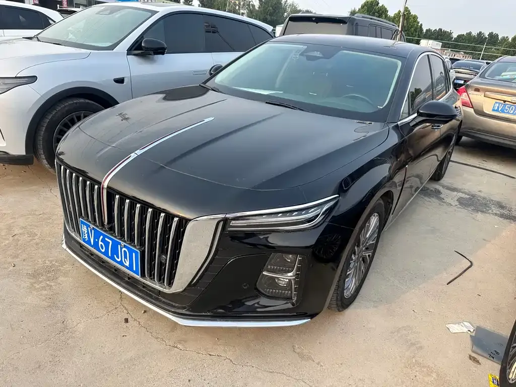 Hongqi H5 — фото 1